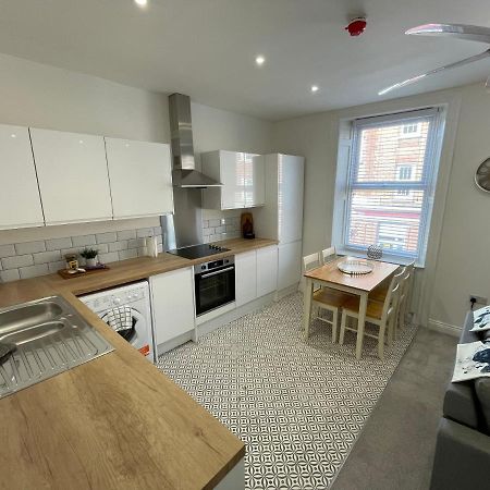 Apartment #2 - At 12 Story St Kingston upon Hull Dış mekan fotoğraf